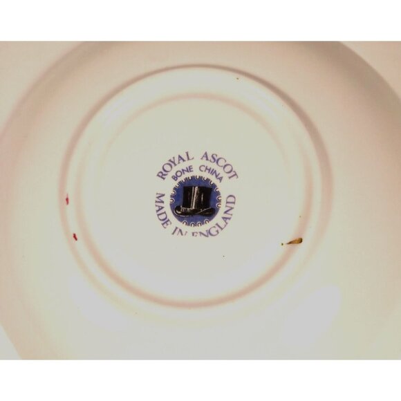 Red Roses Cup & Saucer Royal Ascot Bone China Gold Trim England Vintage Tea set - Picture 13 of 15